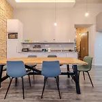 Anna\'S Ruin Corner
