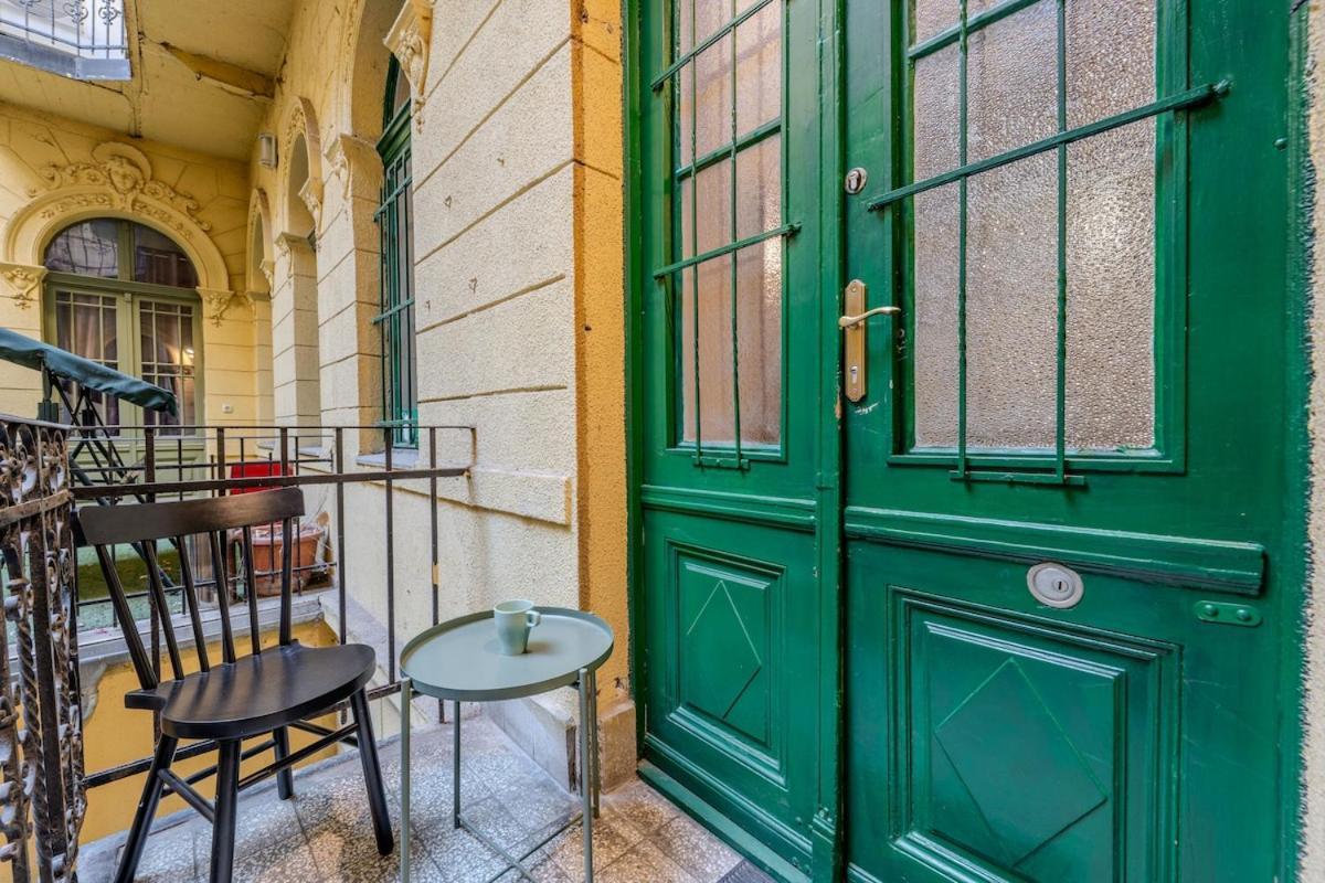 Anna's Ruin Corner Apartment Budapest